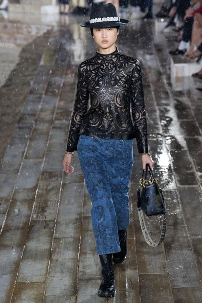 Look 35